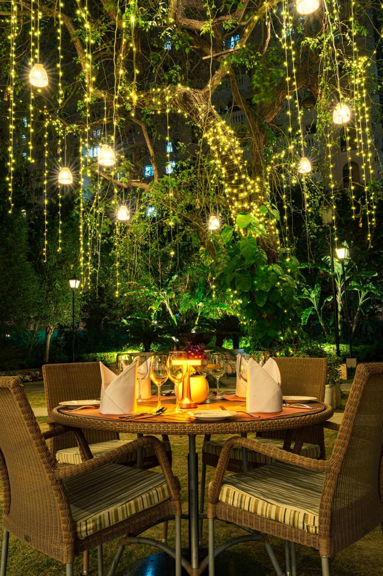 Dlf Club 5 Hotel Gurgaon Exterior foto